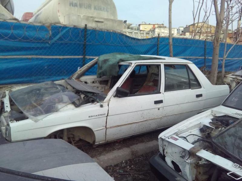 renault 9 broadway oto çıkma parça izmir beyaz