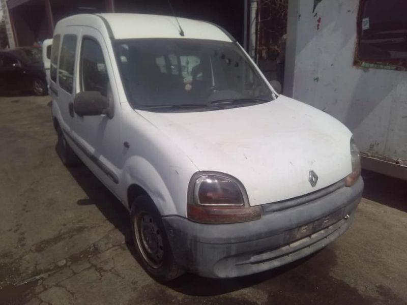 renault kangoo motor kaputu çıkma parça izmir